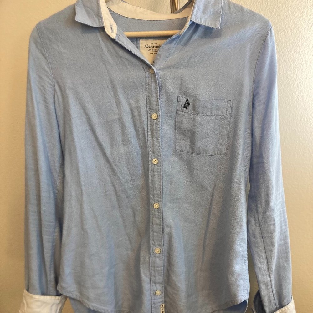 Abercrombie & Fitch Light Denim Button Pull Over Shirt
